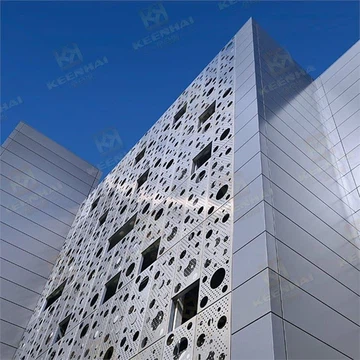 ألواح الألمنيوم المثقبة: الاستخدامات والفوائد ودليل التكلفة